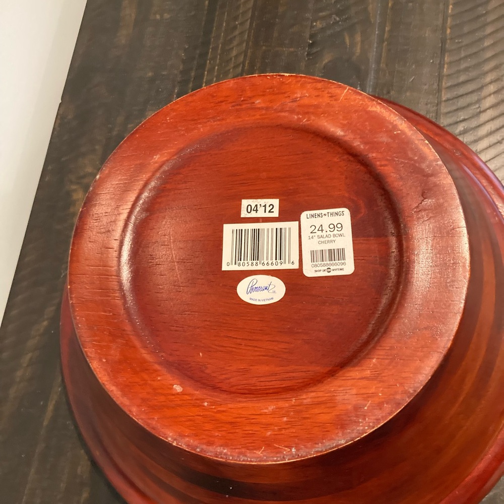 Elegant Wooden Salad Bowl Set - Picture 3 of 3